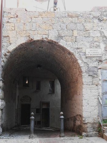 Archivolto di Santa Maria in Passione -2