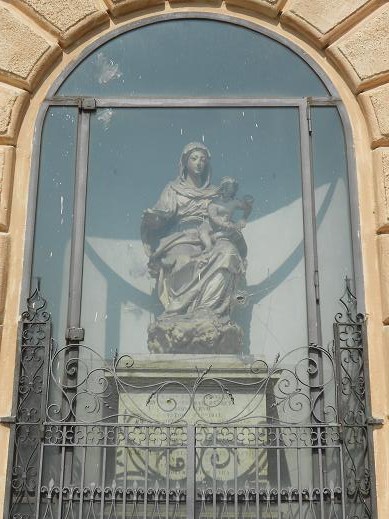 Madonna Regina di Genova
